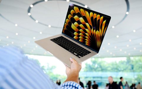 苹果讨论15英寸MacBook Air新面试中的设计