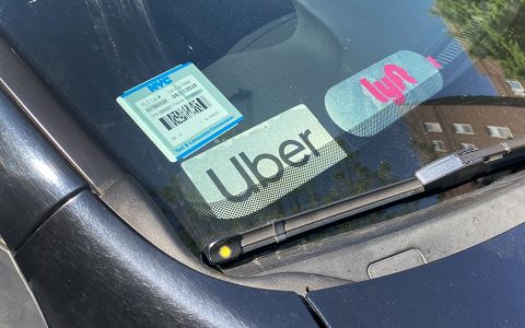 Uber 和 Lyft 必须向马萨诸塞州的网约车司机支付每小时 32 美元