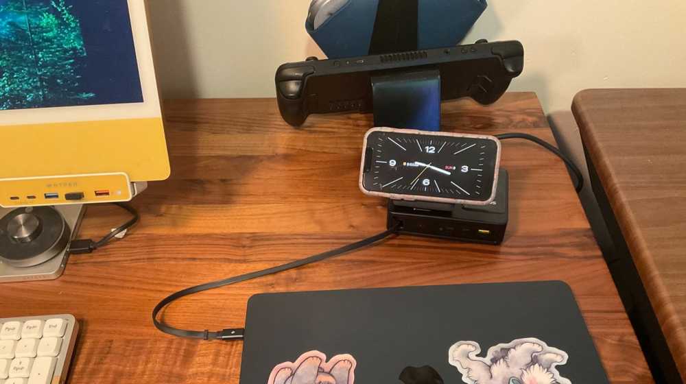 Baseus Nomos 5-in-1 desktop charger