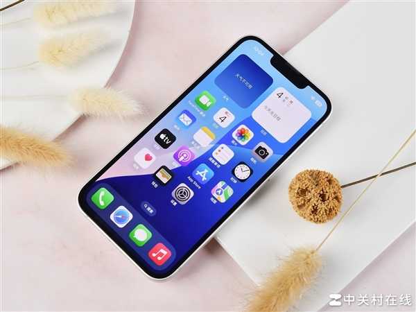 两款手机差距到底有多大 iPhone 16/iPhone 16e对比实测