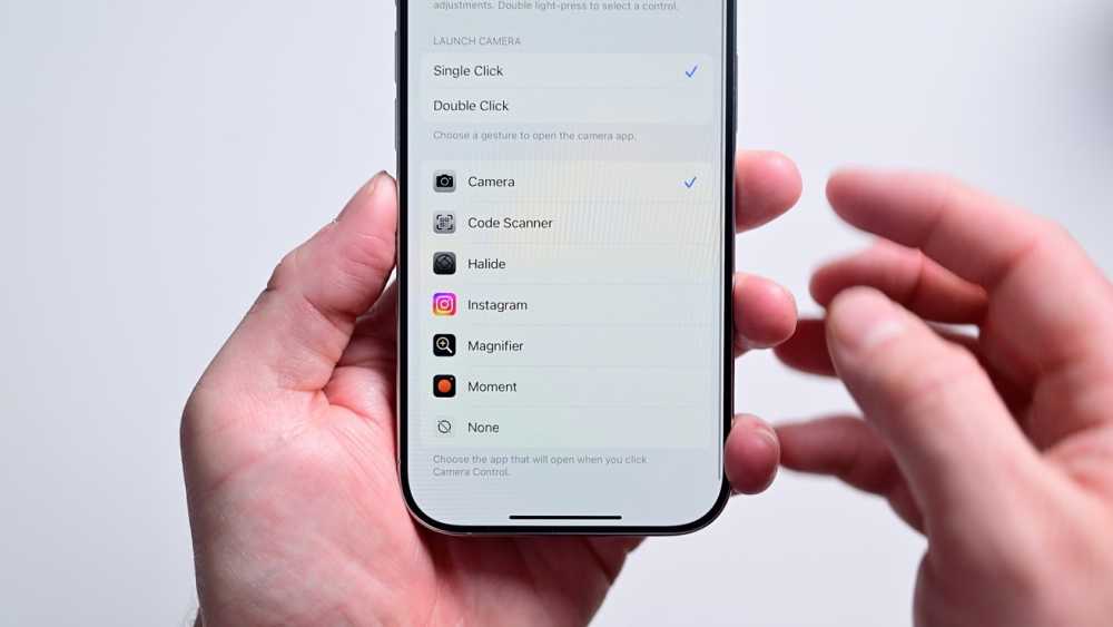 iPhone 上带有其他相机应用设置菜单，你可以为相机控制按钮使用这些应用