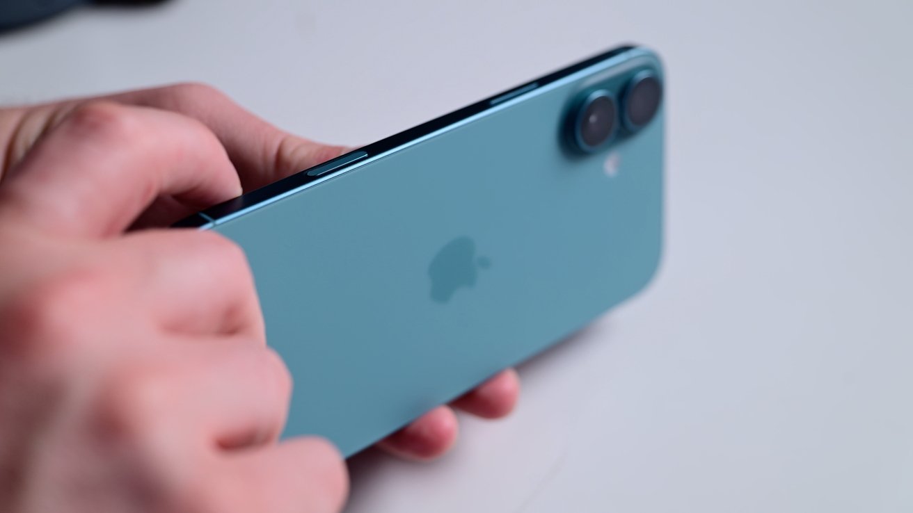 超音 iPhone 16 侧面的相机控制按钮