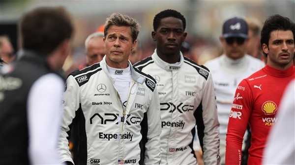 苹果打造！《F1：赛道风云》新预告/海报发布：皮特主演、汉密尔顿出演