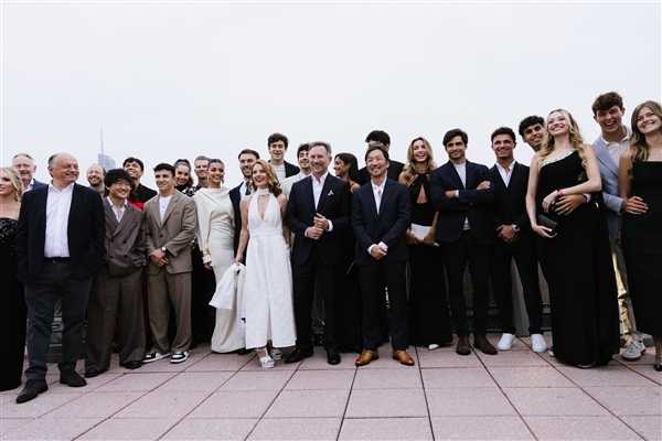 皮特在《F1》中大放异彩