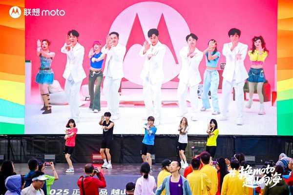 “越山向海”遇见AI 联想moto解锁时尚运动社交新玩法