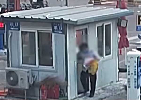 “专坑外卖小哥” 美团通报一男子屡次恶意退款牟利被拘留