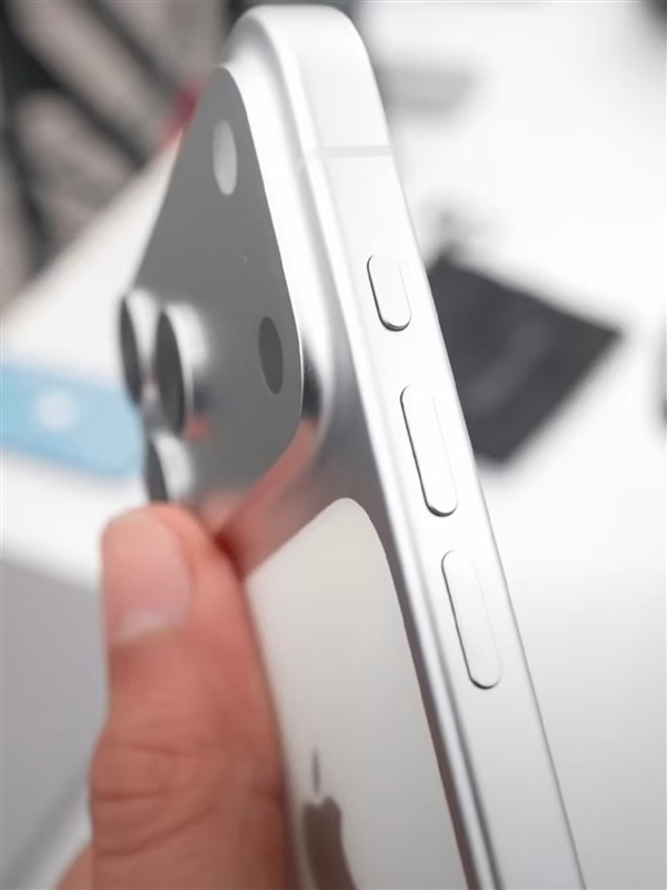 iPhone 17系列重回铝合金中框：仅iPhone 17 Air保留钛合金