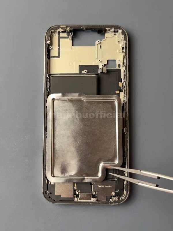 为啥美版/国行版iPhone 17电池尺寸有区别：原因揭开