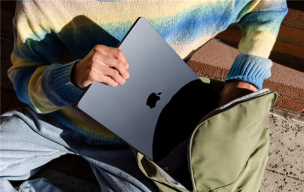 苹果廉价版MacBook来了：A18 Pro+12.9英寸屏幕！起售价不到5000元