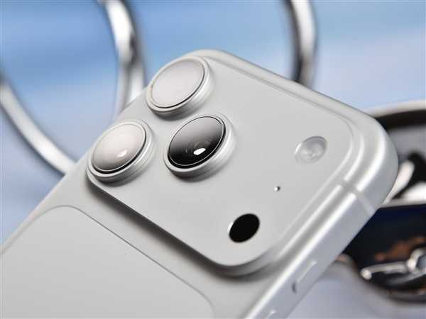 iPhone 17 Pro上手：性能依旧是王者