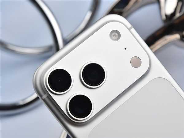 iPhone 17 Pro上手：性能依旧是王者