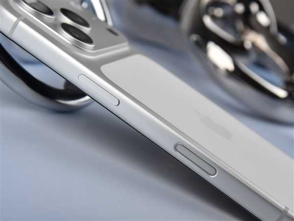 iPhone 17 Pro上手：性能依旧是王者