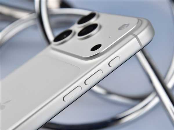 iPhone 17 Pro上手：性能依旧是王者