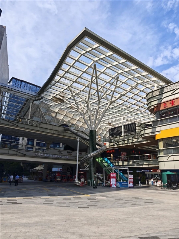 左手改名右手背屏 小米17 Pro真能对标苹果吗