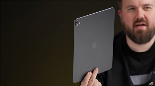 苹果最强平板！M5版iPad Pro开箱上手提前泄露：升级12GB内存 GPU性能大涨