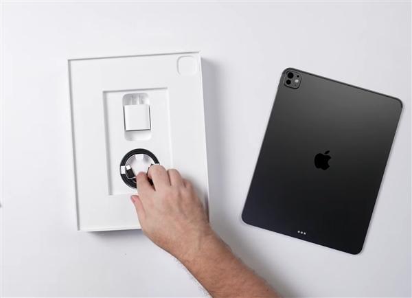 为何俄罗斯博主能提前开箱激活iPad Pro M5：背后原因揭开