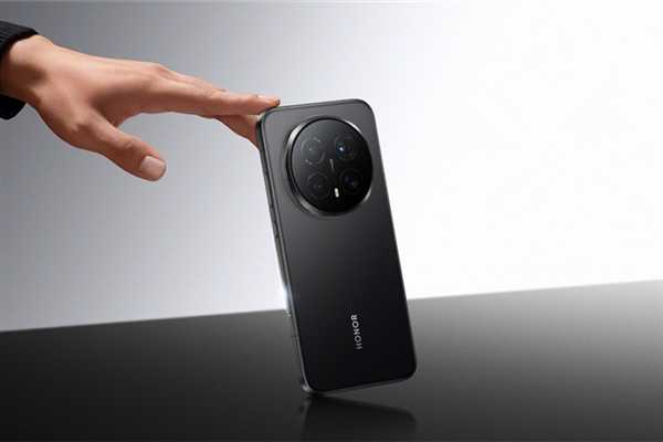 荣耀Magic8 Pro和iPhone17 Pro高空夜拍对决：结果高下立判