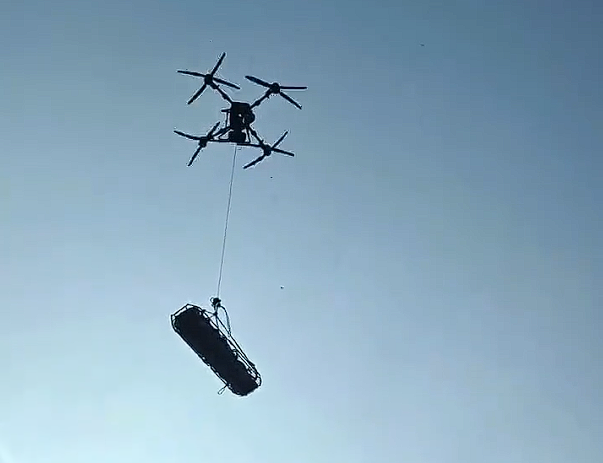 户外博主徒手攀岩不慎坠亡 遗体被无人机运下山