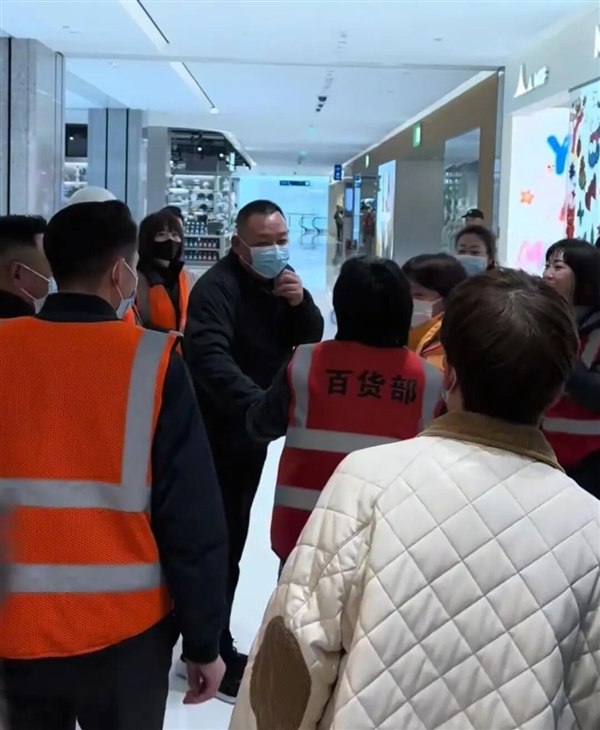 于东来现身新乡考察新店