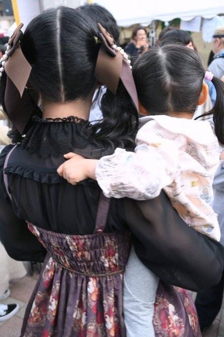 谷琢磨与孩子互动日常