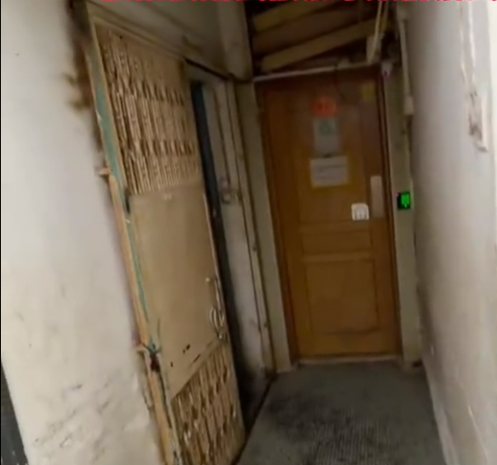 网友发布的废弃仓库现场图