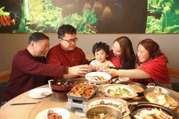 市民通过京东APP领取并使用消费券