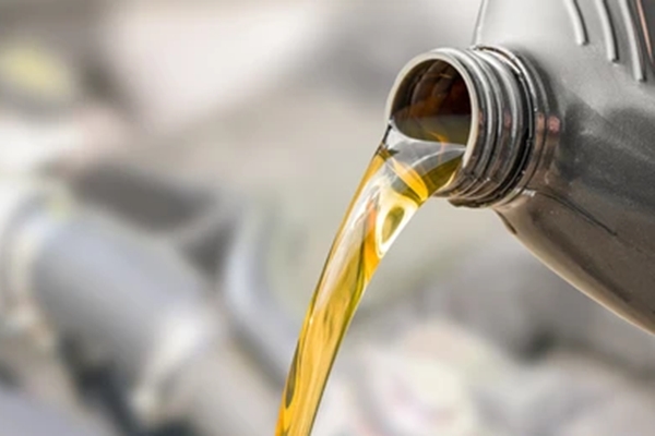 霍尔木兹海峡与伊朗石油出口示意图