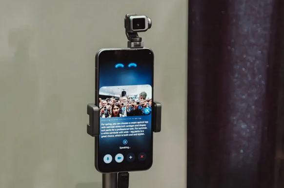 荣耀CEO李健：机器人手机下半年上市 还将全栈自研人形机器人