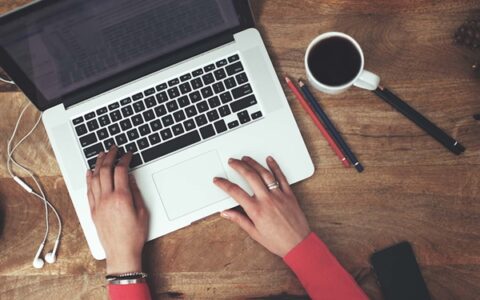 委员：禁止休假很荒谬