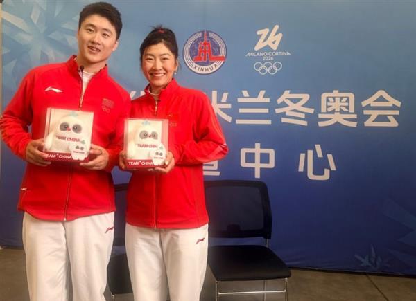 卡游‘小雪人’周边产品展示