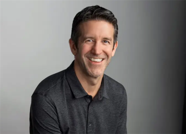 约翰·特努斯（John Ternus）