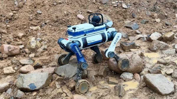 云深处发布全国首个防汛防台具身机器人:支持隐患巡查、险情侦察