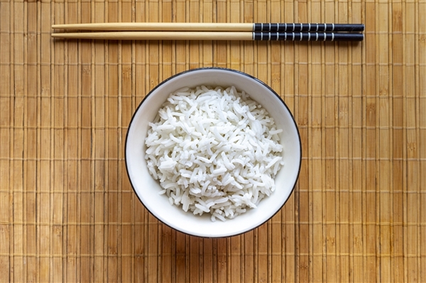 景区花86元吃饭竟遭店家嫌弃 游客被阻拦用餐！景区致歉