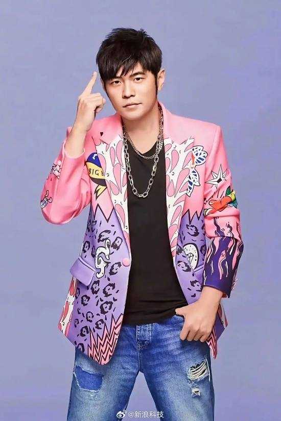 周杰伦演唱会划水 老粉直呼避雷：周杰伦概念股巨星传奇利润跌202%