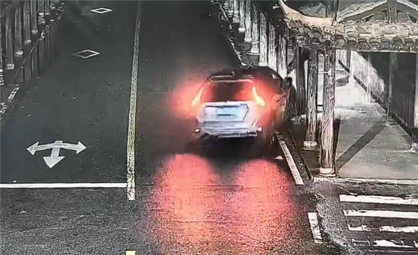 事故路段官方通报截图