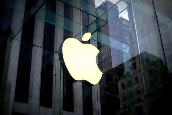 苹果内存即将见底 库克首次松口：iPhone价格撑不住了！