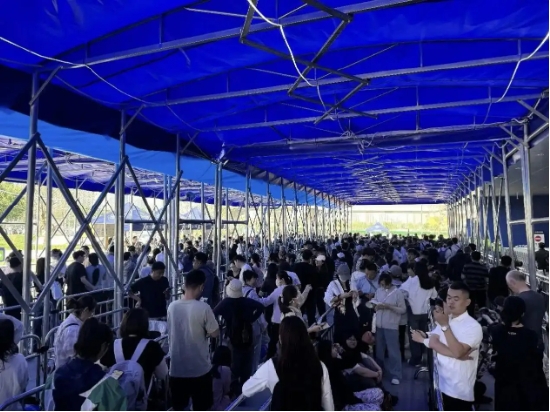 济南山姆开业排队长龙