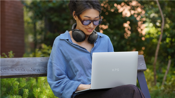 戴尔XPS 13实物图