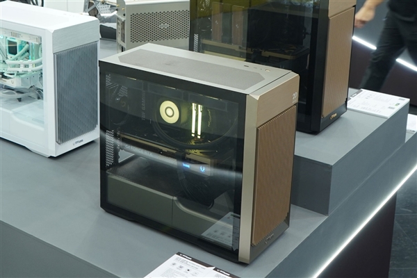 索泰ALLOY mATX 机箱