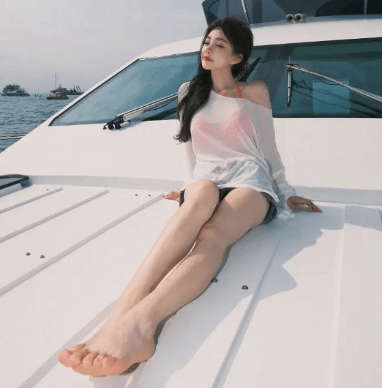 冯提莫支持父母离婚登热搜
