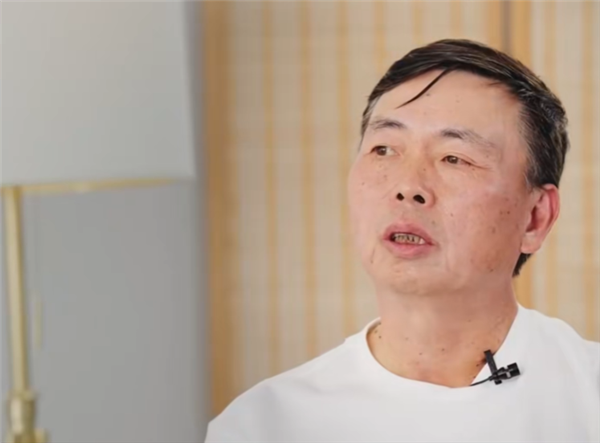 段永平刚说完十年不卖转头就减持！泡泡玛特最新回应