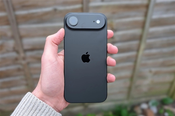 苹果AI究竟水平几何：一文看懂Siri AI与最新款ChatGPT的功能差异