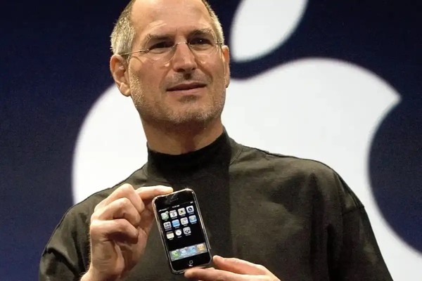苹果20周年纪念版iPhone消息汇总：明年秋季问世！
