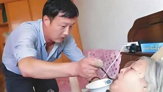 男友为病逝女友的母亲养老送终 获500万遗产被起诉
