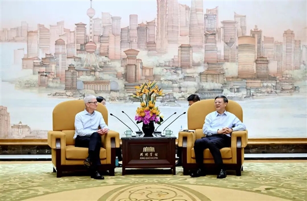 陈吉宁会见美国苹果公司执行董事长蒂姆·库克